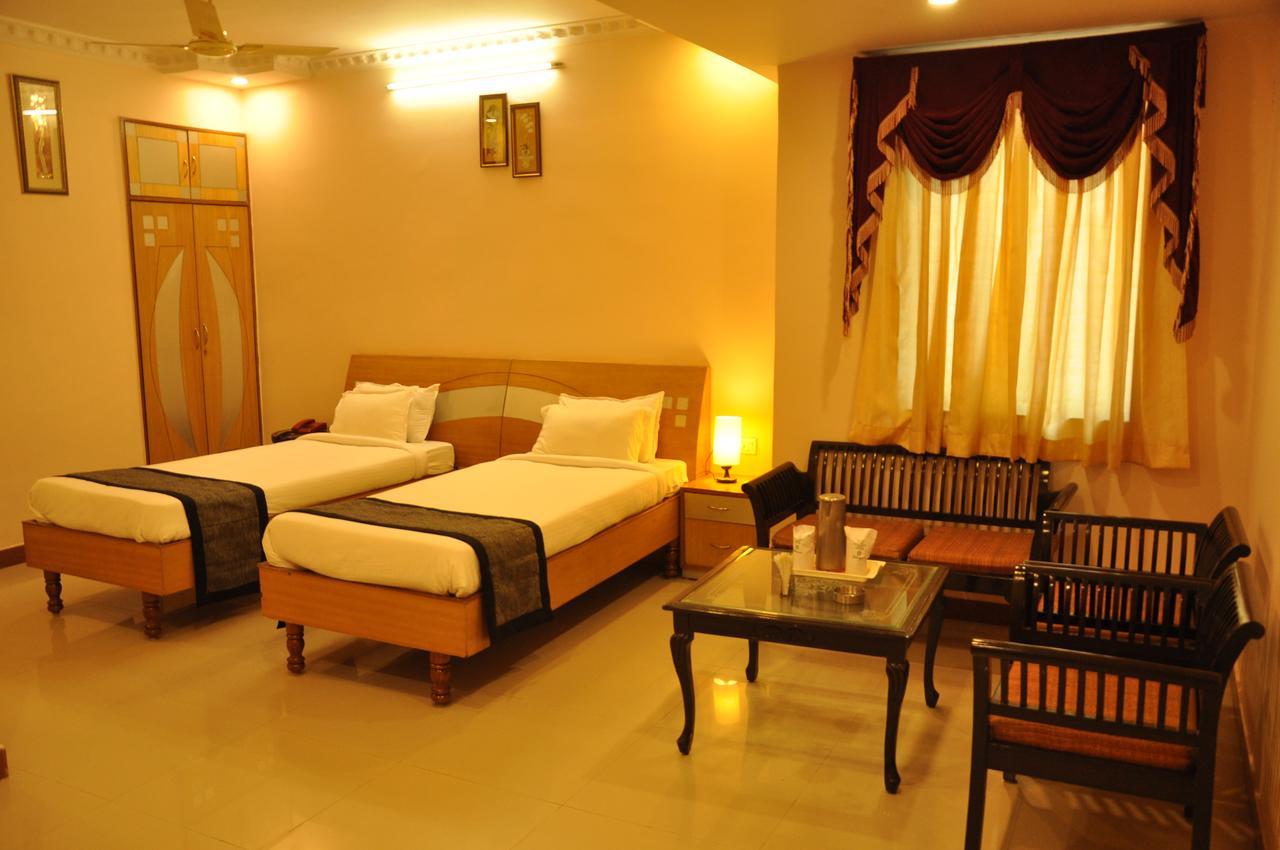 Hotel Kuber Palace รานจี ภายนอก รูปภาพ